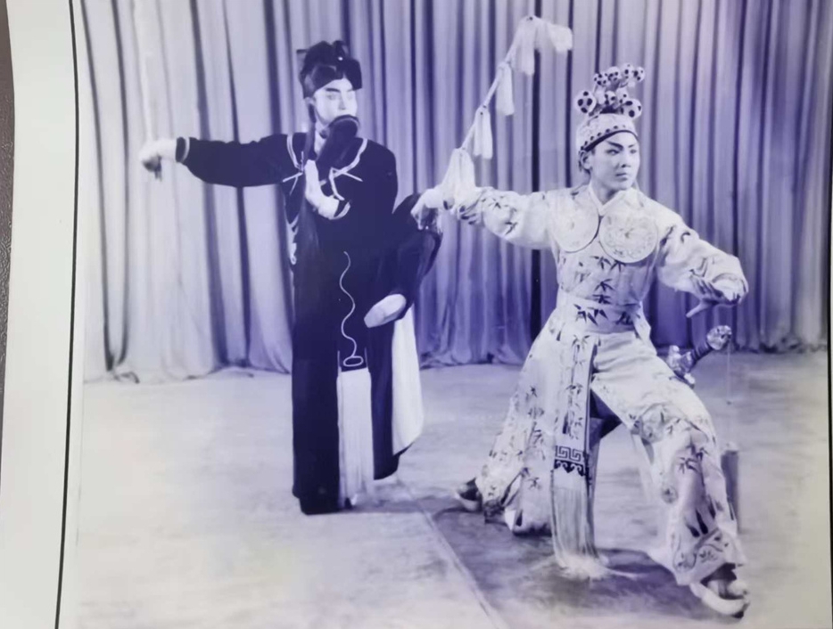 “戏比天大 薪火相传”